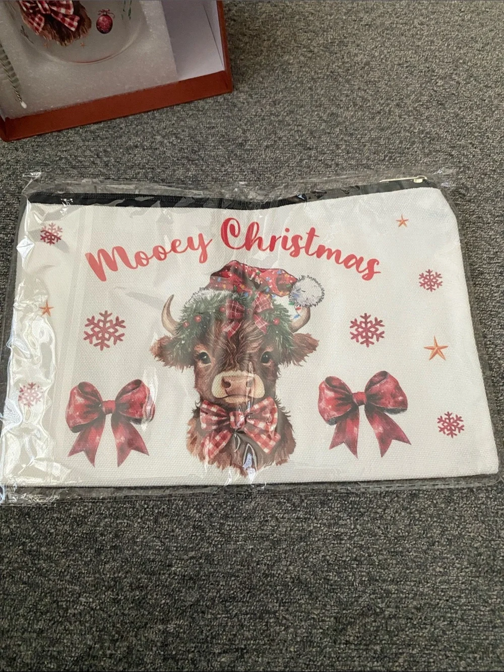 Mooey Christmas Brown Cow Holiday Glass, small bag & Sock Gift Set
